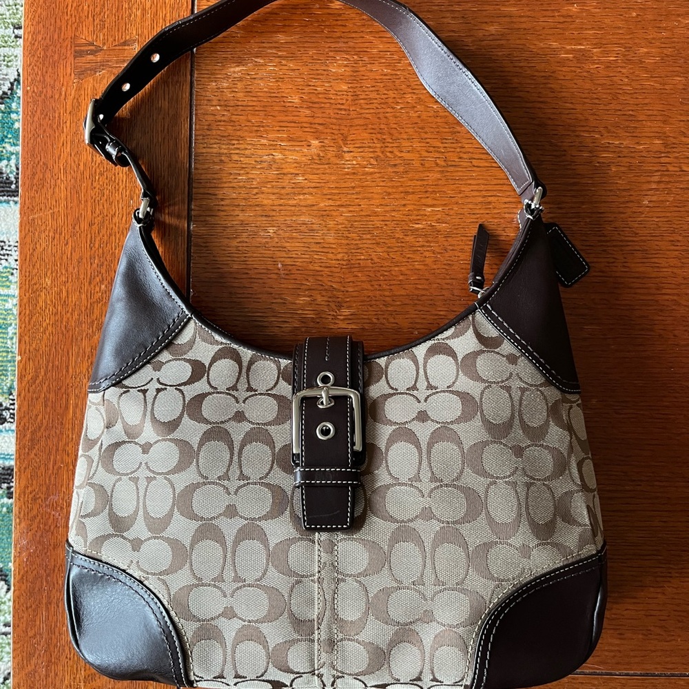 Coach Hampton Signature Hobo F12640